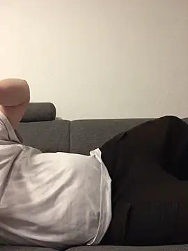 Derbaer1990 online show from November 9, 2025, 1:31 pm