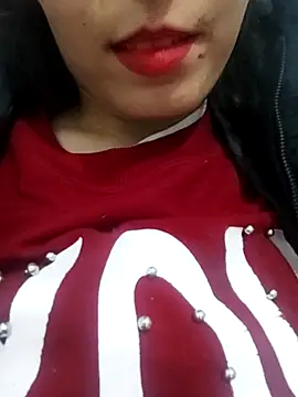 Snapshot of saraaxx1 chatting on March 10, 2025, 8:34 pm saraaxx1 online show from March 10, 2025, 8:34 pm