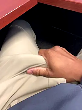 Snapshot of sochillrandom3 chatting on November 10, 2025, 4:28 pm sochillrandom3 online show from November 10, 2025, 4:28 pm