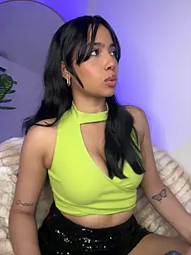  Emily Thompson  online show from December 21, 2025, 12:40 am