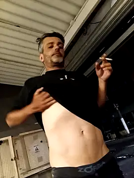 Snapshot of Fzssp chatting on December 1, 2025, 7:35 am Fzssp online show from December 1, 2025, 7:35 am