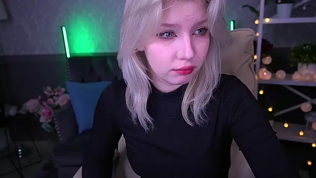 SelenaIris online show from March 18, 2025, 12:47 pm