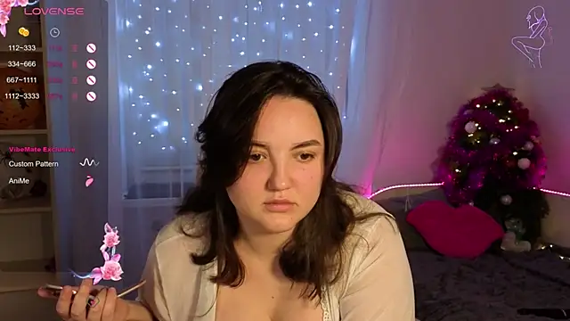 MiraLuccian online show from January 12, 2026, 9:42 pm