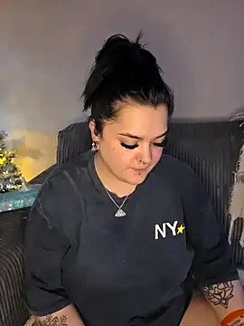 Snapshot of Saucy-Serenity chatting on November 27, 2025, 8:33 pm Saucy-Serenity online show from November 27, 2025, 8:33 pm