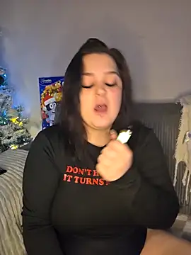 Snapshot of Saucy-Serenity chatting on December 1, 2025, 9:42 pm Saucy-Serenity online show from December 1, 2025, 9:42 pm