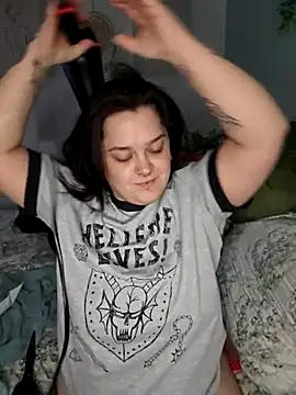 Snapshot of Saucy-Serenity chatting on January 8, 2026, 7:49 pm Saucy-Serenity online show from January 8, 2026, 7:49 pm