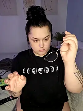 Snapshot of Saucy-Serenity chatting on January 11, 2026, 8:03 pm Saucy-Serenity online show from January 11, 2026, 8:03 pm