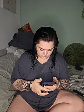 Snapshot of Saucy-Serenity chatting on February 9, 2026, 8:13 pm Saucy-Serenity online show from February 9, 2026, 8:13 pm