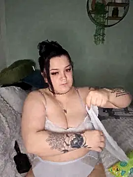 Snapshot of Saucy-Serenity chatting on February 20, 2026, 7:47 pm Saucy-Serenity online show from February 20, 2026, 7:47 pm