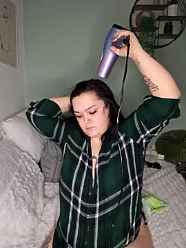 Snapshot of Saucy-Serenity chatting on February 22, 2026, 8:40 pm Saucy-Serenity online show from February 22, 2026, 8:40 pm