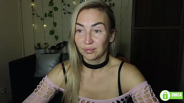 Kiss julli88I online show from September 12, 2025, 5:24 pm