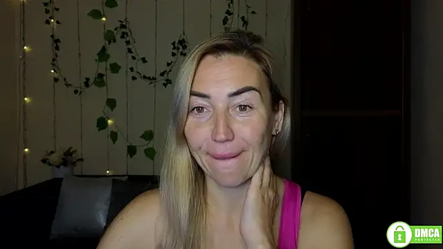 Kiss julli88I online show from October 26, 2025, 6:25 pm