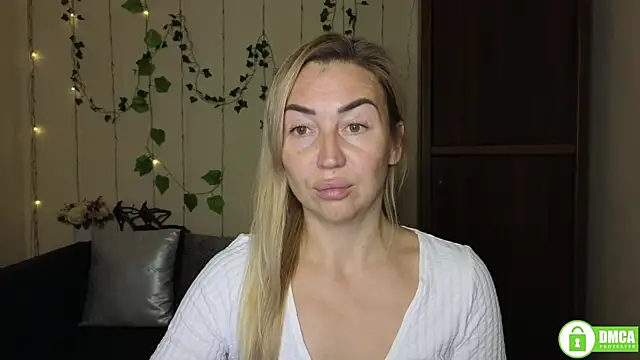 Kiss julli88I online show from November 9, 2025, 6:28 pm