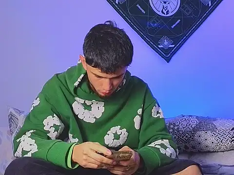 samevansx  online show from October 29, 2025, 11:06 pm