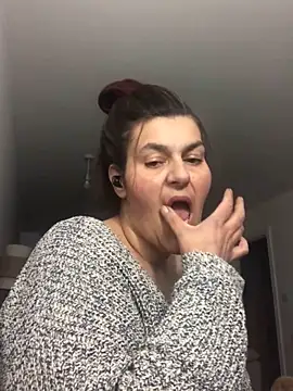 Snapshot of Curvy-Essex-Milf chatting on October 10, 2025, 5:45 pm Curvy-Essex-Milf online show from October 10, 2025, 5:45 pm