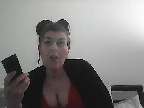 Snapshot of Curvy-Essex-Milf chatting on March 1, 2026, 12:29 pm Curvy-Essex-Milf online show from March 1, 2026, 12:29 pm