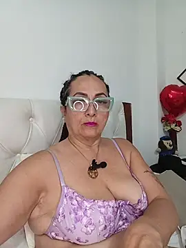 Snapshot of AlessandraLeroy chatting on July 1, 2026, 2:24 am AlessandraLeroy online show from July 1, 2026, 2:24 am