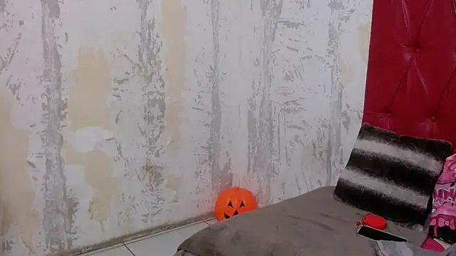 BondiBitch online show from December 3, 2025, 8:40 pm