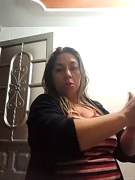 Luna-nevada online show from October 30, 2025, 9:33 am