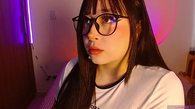 Oliviargf online show from March 6, 2026, 12:23 pm