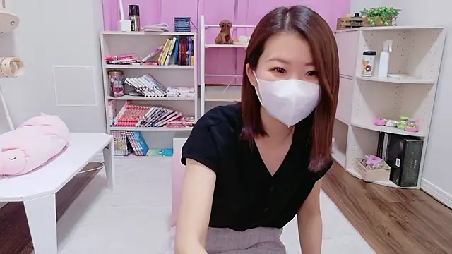 -COCOAtann- online show from May 19, 2026, 2:18 am