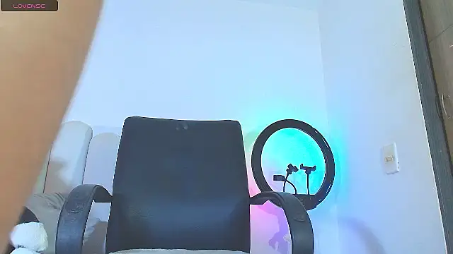 Snapshot of Keeitlin chatting on October 25, 2025, 10:26 pm Keeitlin online show from October 25, 2025, 10:26 pm