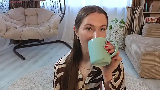 Kira mindnes online show from November 6, 2025, 6:03 am