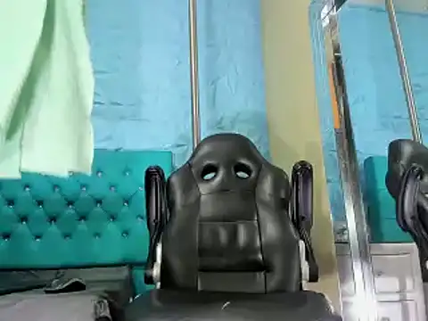 NohaCollens online show from March 11, 2025, 5:46 pm