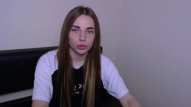 Snapshot of MiaDari_ chatting on March 10, 2025, 8:04 am MiaDari online show from March 10, 2025, 8:04 am