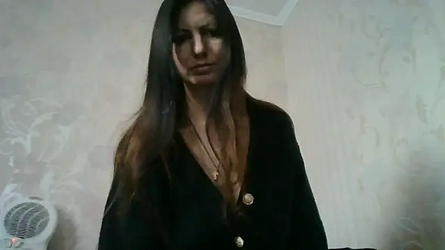 AliseWats online show from October 12, 2025, 2:38 pm