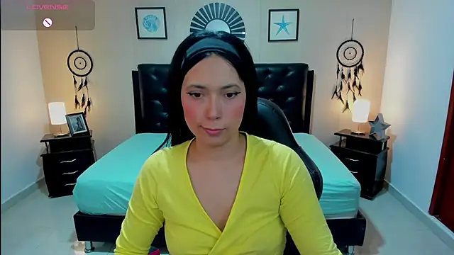 Snapshot of _LiilyWong chatting on October 7, 2025, 7:05 am LiilyWong online show from October 7, 2025, 7:05 am