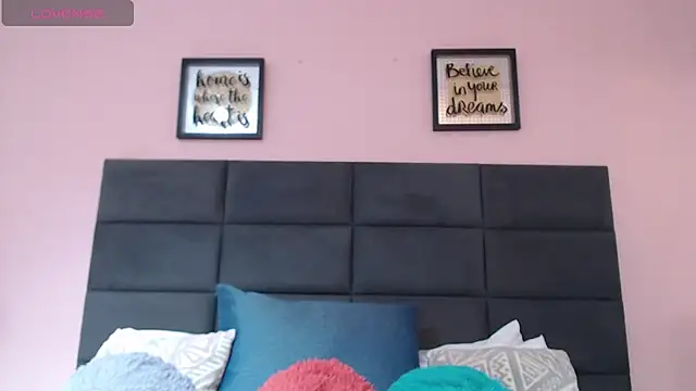 Snapshot of SophiaQueens chatting on September 20, 2025, 7:59 pm SophiaQueens online show from September 20, 2025, 7:59 pm