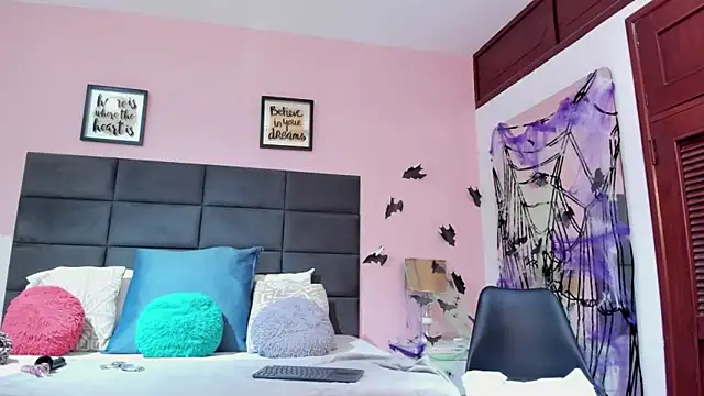 Snapshot of SophiaQueens chatting on November 1, 2025, 11:29 pm SophiaQueens online show from November 1, 2025, 11:29 pm