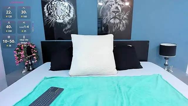 Snapshot of SophiaQueens chatting on January 8, 2026, 8:44 pm SophiaQueens online show from January 8, 2026, 8:44 pm