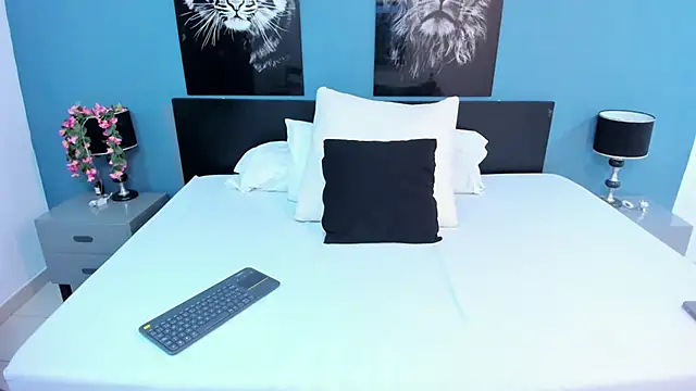 Snapshot of SophiaQueens chatting on January 13, 2026, 8:14 pm SophiaQueens online show from January 13, 2026, 8:14 pm