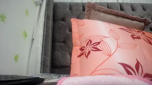 ANA-BULLOCK- online show from September 15, 2025, 12:27 pm