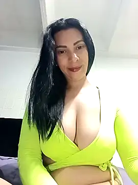 DaphneRosses online show from April 17, 2026, 1:47 pm