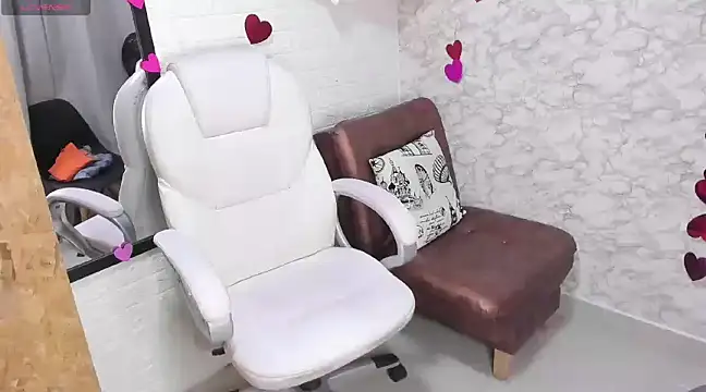 Snapshot of goldilockss15 chatting on March 8, 2025, 9:50 am goldilockss15 online show from March 8, 2025, 9:50 am