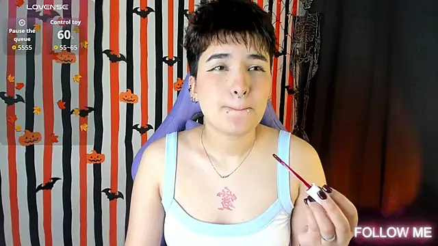 emma cute7 online show from October 24, 2025, 5:15 am