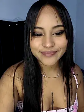 Snapshot of bella_warzon chatting on October 16, 2025, 12:11 am bella warzon online show from October 16, 2025, 12:11 am