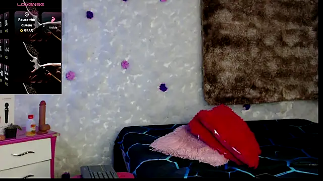 bella warzon online show from April 8, 2026, 8:53 pm