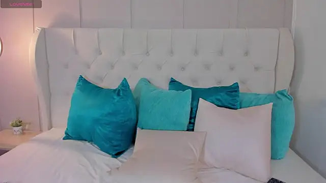 Snapshot of megan_jonesss chatting on October 20, 2025, 10:32 pm megan jonesss online show from October 20, 2025, 10:32 pm