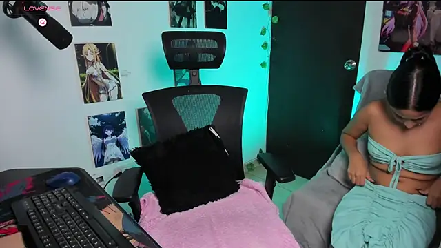 Vickysth online show from April 10, 2026, 11:42 pm