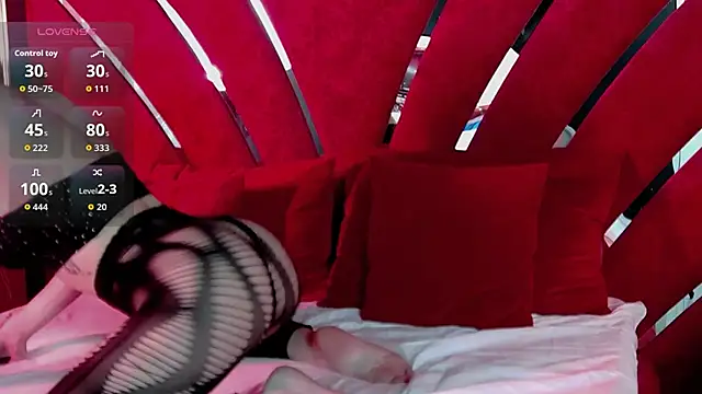 Roxxy Rouge online show from February 17, 2026, 7:31 pm