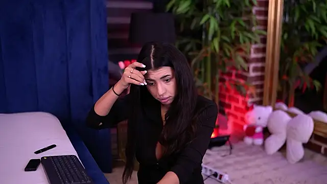 TanyaVonDe online show from February 2, 2026, 7:23 pm