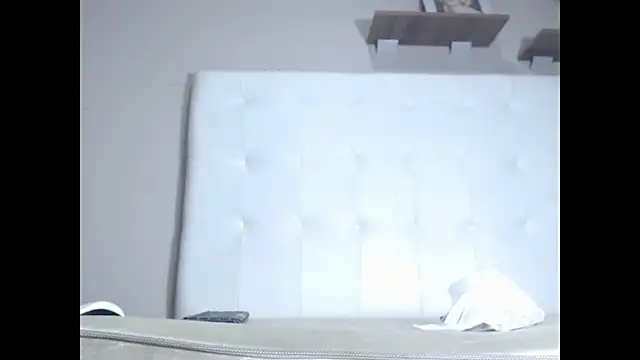 willow smitt online show from September 14, 2025, 12:48 pm