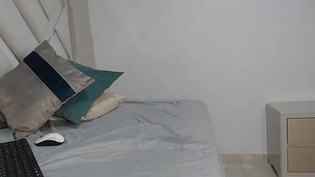 willow smitt online show from March 28, 2026, 1:22 pm