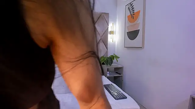 Snapshot of lucianasmith_ chatting on March 13, 2025, 12:35 pm lucianasmith online show from March 13, 2025, 12:35 pm