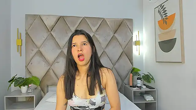 Snapshot of lucianasmith_ chatting on March 21, 2025, 12:39 pm lucianasmith online show from March 21, 2025, 12:39 pm