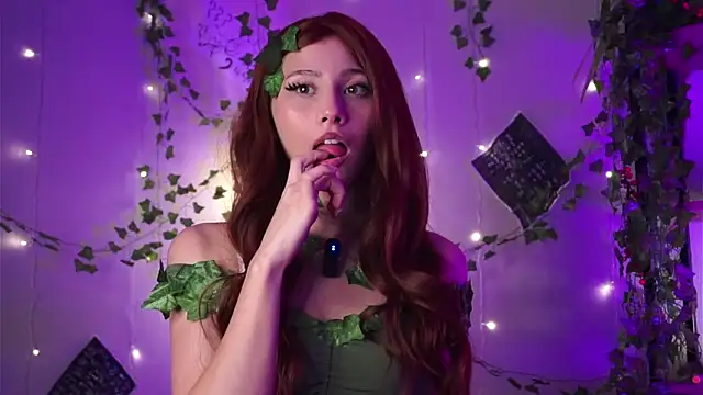 EditaBails online show from September 24, 2025, 7:39 pm